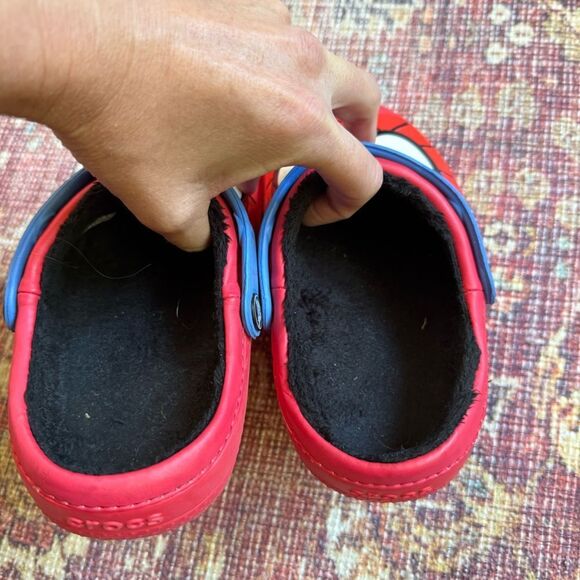 CROCS lined J1 Red Spider-Man Clogs for Kids - Picture 8 of 8